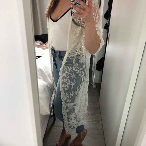 Lace kimono - Picture 2 of 3